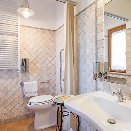 Montecchio Каподимонте