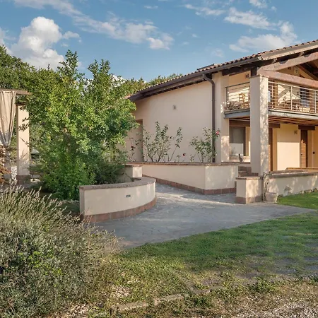 La Collina Di Montecchio * Capodimonte